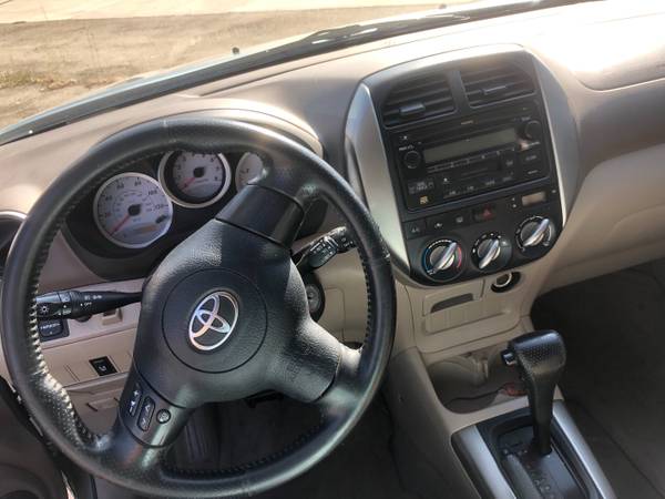 05' Toyota RAV4, 4 Cyl, AWD, Auto, Sun Roof, Leather, Alloy Wheels for sale in Visalia, CA – photo 2