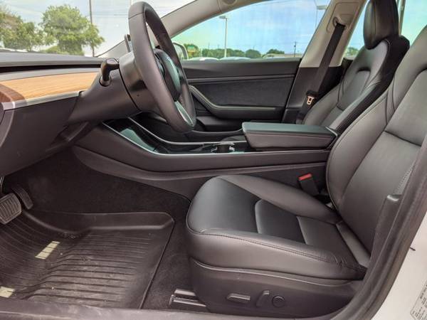 2020 Tesla Model 3 Standard Range Plus SKU: LF612841 Sedan - cars & for sale in Austin, TX – photo 14