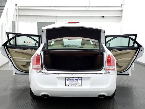 2014 Chrysler 300-Series 4dr Sdn RWD - - by for sale in WAUKEGAN, IL – photo 9