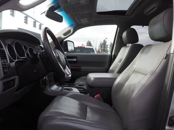 2016 Toyota Sequoia Platinum - - by dealer - vehicle for sale in Bend, OR – photo 19