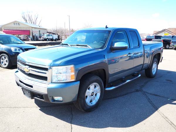 2011 Chevy Silverado 1500 Extended cab 4x4 LT - - by for sale in Buffalo, MN – photo 2