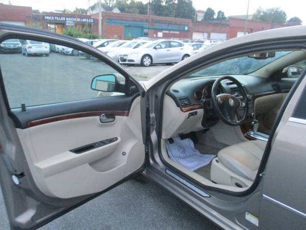 2007 Saturn Aura XE **Sunroof/Leather & Cold A/C** - cars & trucks -... for sale in Roanoke, VA – photo 11