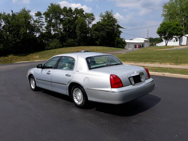 2002 Lincoln Town Car - cars & trucks - by dealer - vehicle... for sale in Bloomington, IN – photo 10
