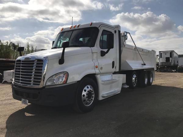 2014 FREIGHTLINER CASCADIA for sale in Bakersfield, CA – photo 3