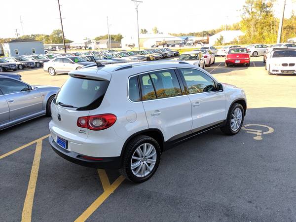 2011 VW Tiguan 4Motion for sale in Evansdale, IA – photo 9