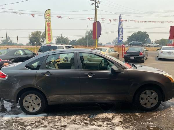 2010 FORD FOCUS, 4DR (GRAY) GAS SAVER!! - cars & trucks - by dealer... for sale in Modesto, CA – photo 4