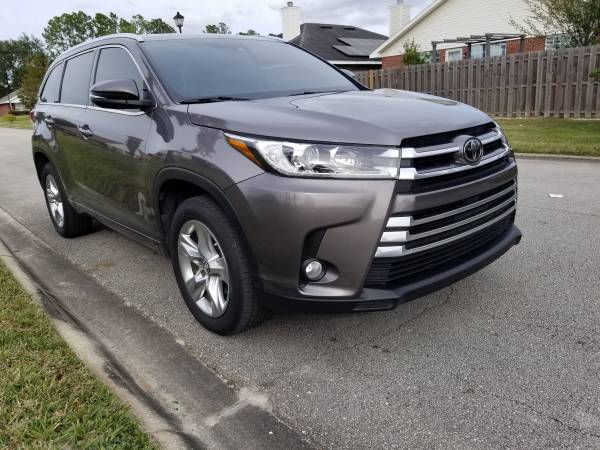 2017 Toyota Highlander LIMITED Platinum, Third Row Seat, Like NEW! -... for sale in Jacksonville, FL – photo 3