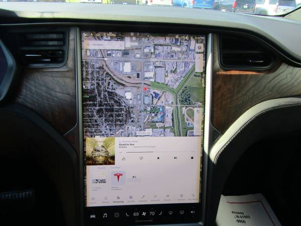 2019 Tesla Model X 75D AWD Midnight Silver Met for sale in Omaha, NE – photo 18
