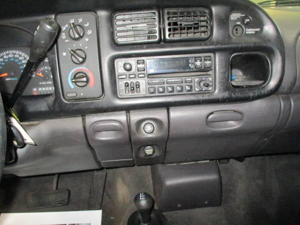 2001 Dodge Ram 1500 4x4 extended cab truck for sale in Wadena, ND – photo 12