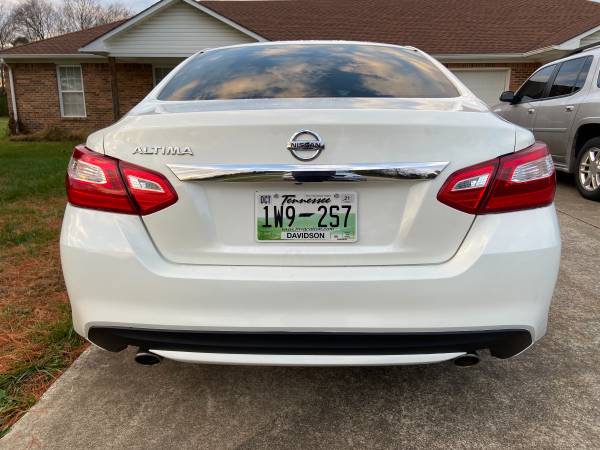 2016 Nissan Altima - 33k miles, Alloy Wheels, Backup Camera,... for sale in Bowling Green , KY – photo 4