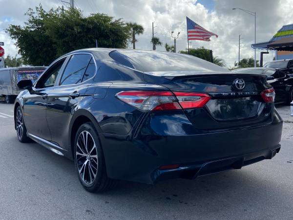 2018 Toyota Camry SE // CLEAN TITLE // 1 Owner - cars & trucks - by... for sale in Hollywood, FL – photo 5