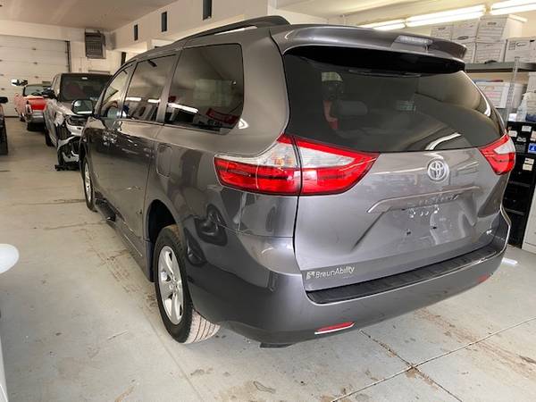 2016 Toyota Sienna LE Mobility van wheelchair handicap accessible for sale in SKOKIE, WI – photo 15