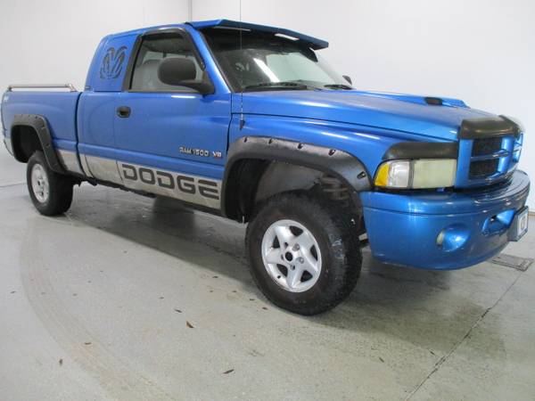 2001 Dodge Ram 1500 4x4 extended cab truck for sale in Wadena, ND – photo 3