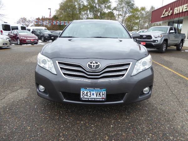 2011 Toyota Camry 4dr Sdn I4 Auto XLE (Natl) - cars & trucks - by... for sale in Elk River, MN – photo 2