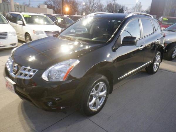 2011 Nissan Rogue SV - cars & trucks - by dealer - vehicle... for sale in Des Moines, IA – photo 9