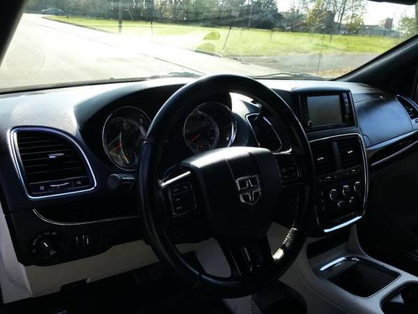 2019 Dodge Grand Caravan Passenger - Financing Available! - cars &... for sale in Morrisville, NJ – photo 12