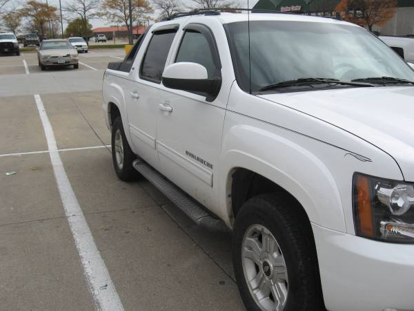 2012 Avanche (Price reduced - cars & trucks - by owner - vehicle... for sale in Clive, IA – photo 3