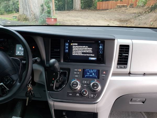 2015 Toyota Sienna LE for sale in Tumwater, WA – photo 8
