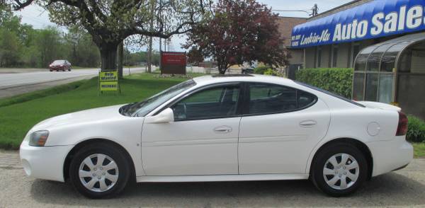 LIKE NEW!*2008 PONTIAC GRAND PRIX"SE"*LEATHER*MOONROOF*RUST FREE*CLEAN for sale in Waterford, MI – photo 2