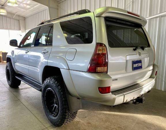 2005 Toyota 4Runner SR5 V8 - Lifted - Leather - Heated Seats! for sale in La Crescent, WI – photo 3