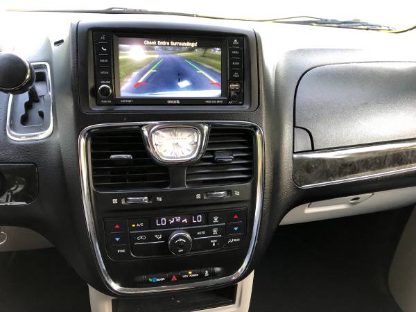 2012 Chrysler Town and Country Fully Loaded Leather-DVD-3RD ROW 7-Pass for sale in Brooklyn, NY – photo 22