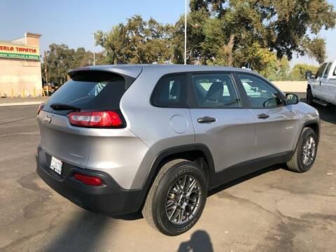 ****2014 Jeep Cherokee Sport - cars & trucks - by dealer - vehicle... for sale in Riverbank, CA – photo 2