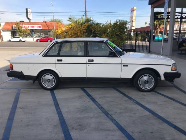 1990 VOLVO / 240DL / WHITE / SUPER CLEAN / LOW MILEAGE / MUST SEE -... for sale in Los Angeles, CA – photo 7