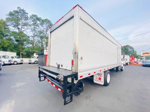 2014 HINO 338 26 FEET REEFER + LIFT GATE **NJTRUCKSPOT**NEGOTIABLE -... for sale in South Amboy, NY – photo 4