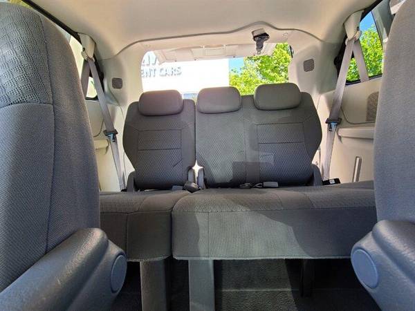 2010 Chrysler Town Country Touring Edition Minivan/7-passenger for sale in Portland, WA – photo 19
