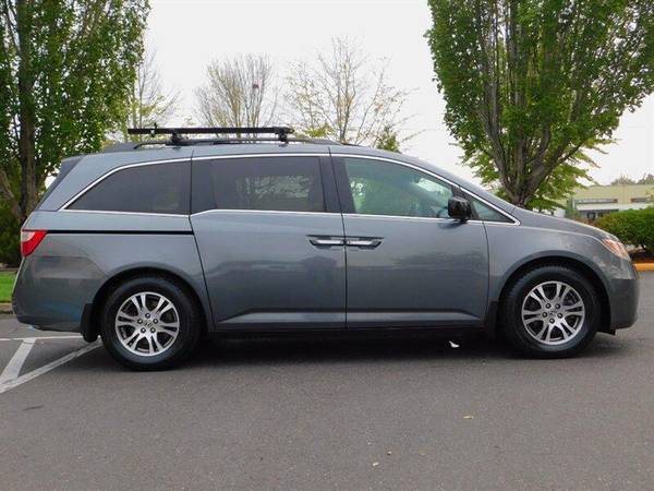 2011 Honda Odyssey EX-L MiniVan 8-Passenger / 1-OWNER / NEW TIRES... for sale in Portland, OR – photo 4