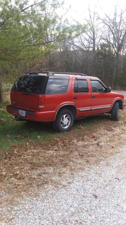 2001 Chevy S10 Blazer - cars & trucks - by owner - vehicle... for sale in Meta, MO – photo 2