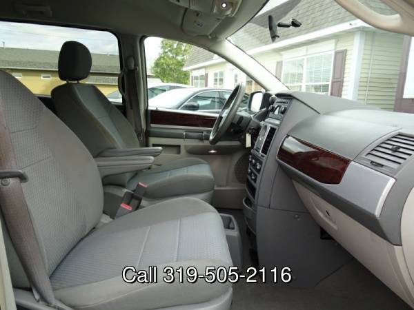 2010 Chrysler Town & Country Touring - cars & trucks - by dealer -... for sale in Waterloo, IA – photo 17