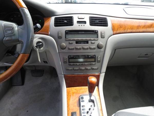 2005 Lexus ES 330 4dr Sdn 150, 000 miles 5, 500 - - by for sale in Waterloo, IA – photo 18