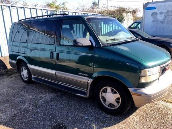 2001 GMC Safari SLE - EVERYBODY RIDES!!! - cars & trucks - by dealer... for sale in Metairie, LA – photo 2