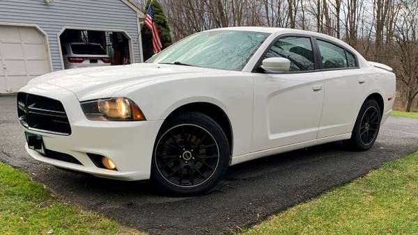 2014 DODGE CHARGER SXT PLUS AWD - cars & trucks - by owner - vehicle... for sale in Bridgewater, CT – photo 4