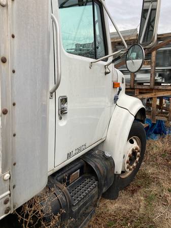 24' diesel box truck w/lift gate - cars & trucks - by owner -... for sale in Selah, WA – photo 3