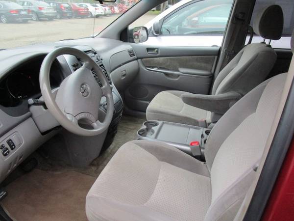 2007 Toyota Sienna LE FWD 7-Passenger Seating for sale in Lino Lakes, MN – photo 10