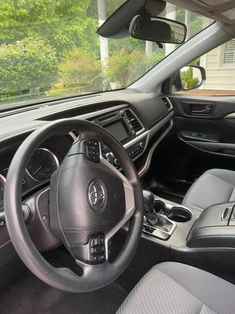 2019 Toyota Highlander LE for sale in Clayton, NC – photo 6
