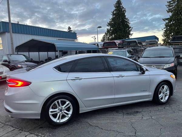 2018 Ford Fusion SE Hybrid LIKE NEW - - by for sale in South Everett-Hwy 99 WE DELIVER, WA – photo 4