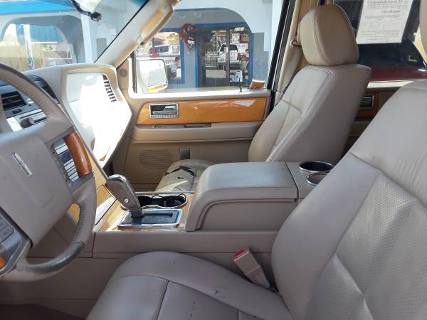 2008 Lincoln Navigator - cars & trucks - by dealer - vehicle... for sale in McAllen, TX – photo 6