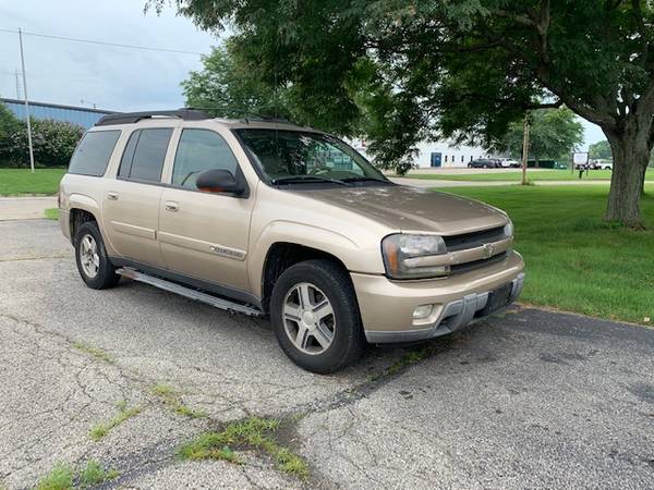 2004 Chevy Trailblazer LS 4WD 3RD ROW!! - cars & trucks - by owner -... for sale in Dayton, OH – photo 3