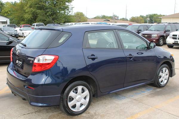 2009 Toyota Matrix S 5-Speed AT for sale in Waterloo, IA – photo 3