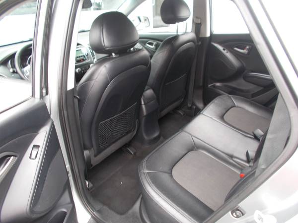 2010 Hyundai Tucson GLS - All Wheel Drive - Leather for sale in West Warwick, CT – photo 16