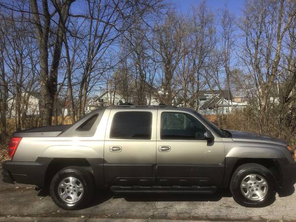 2003 Chevy Avalanche - cars & trucks - by dealer - vehicle... for sale in Waukesha, WI – photo 8