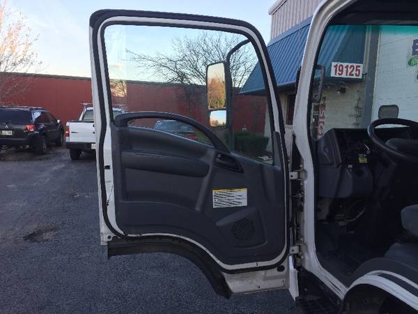 2011 Isuzu NRR Refrigerated Reefer Truck 38k LOW MILES npr nqr box for sale in Mokena, IL – photo 19
