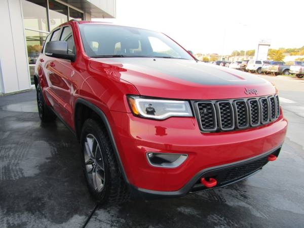 2018 *Jeep* *Grand Cherokee* *Trailhawk 4x4* - cars & trucks - by... for sale in Council Bluffs, NE – photo 9