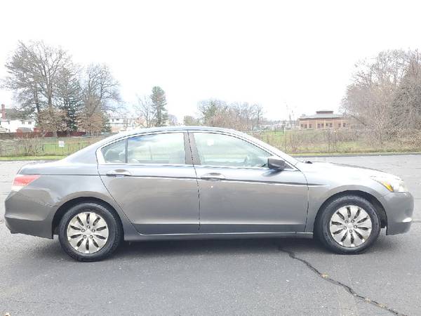 2009 Honda Accord 160k miles NEEDS NOTHING! - cars & trucks - by... for sale in Bloomfield, CT – photo 3