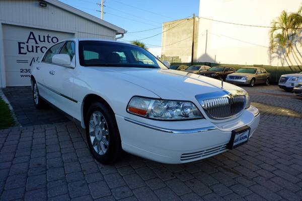 2006 Lincoln Town Car Signature Limited - Very Clean, Well Maintained, for sale in Naples, FL – photo 10