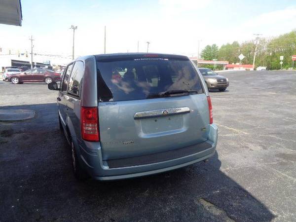 2008 Chrysler Town Country LX ( Buy Here Pay Here ) for sale in High Point, NC – photo 4