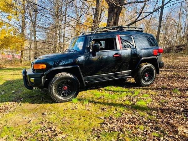 2007 TOYOTA FJ CRUISER 4X4 4D SUV WITH TRD PERFORMANCE PACKAGE -... for sale in Monroe, CT – photo 2